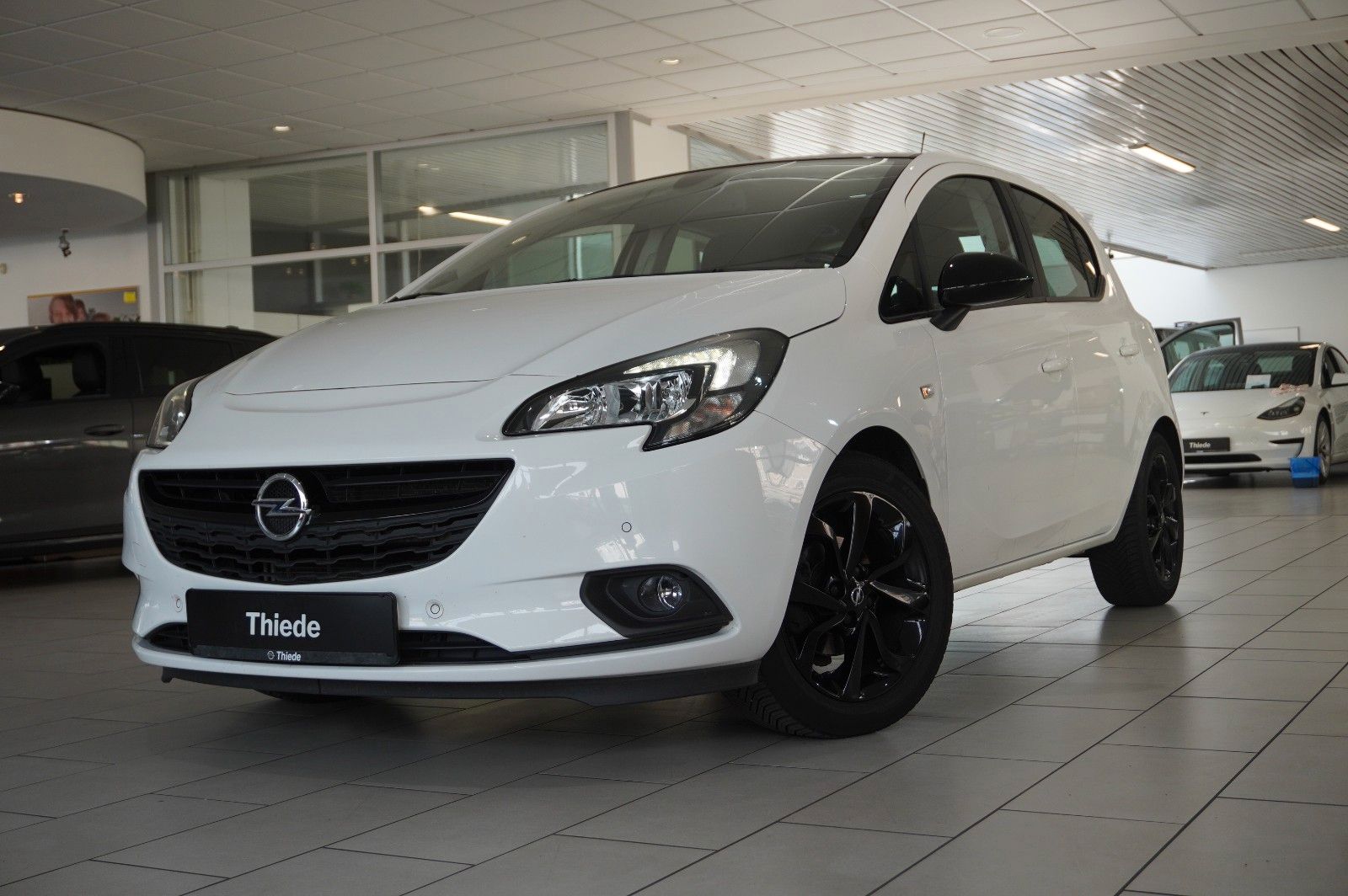 Fahrzeugabbildung Opel Corsa E 1.2 COLOR EDIT. AUTOM. LED/SHZ/SPORT/USB