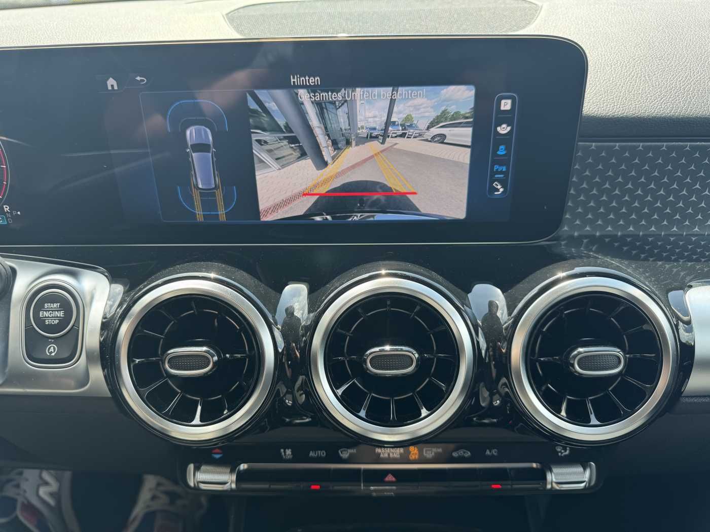 Fahrzeugabbildung Mercedes-Benz GLB 180 Progressive+AHK+RKamera+LED+ IHC+DAB