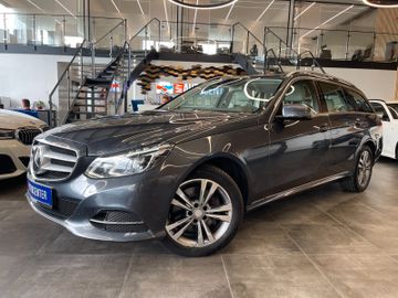 Mercedes-Benz E 350 BlueTec 4Matic Aut*ACC*AHK*NAVI*LEDER*PANO