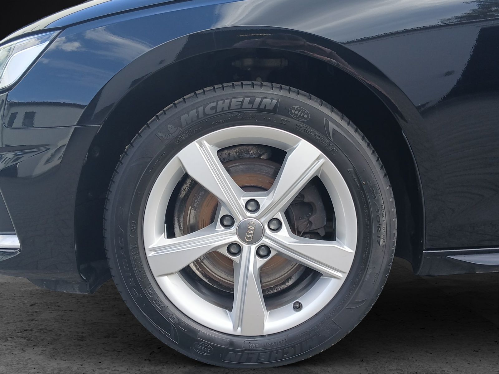 Fahrzeugabbildung Audi A4 Avant 35 TFSI advanced S-tronic LED Navi Lede