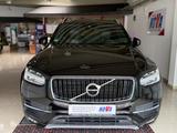 Volvo XC90 D5 AWD Momentum*PANO*LEDER*NAVI*KEYLESS*TOP - Volvo XC90: 5t