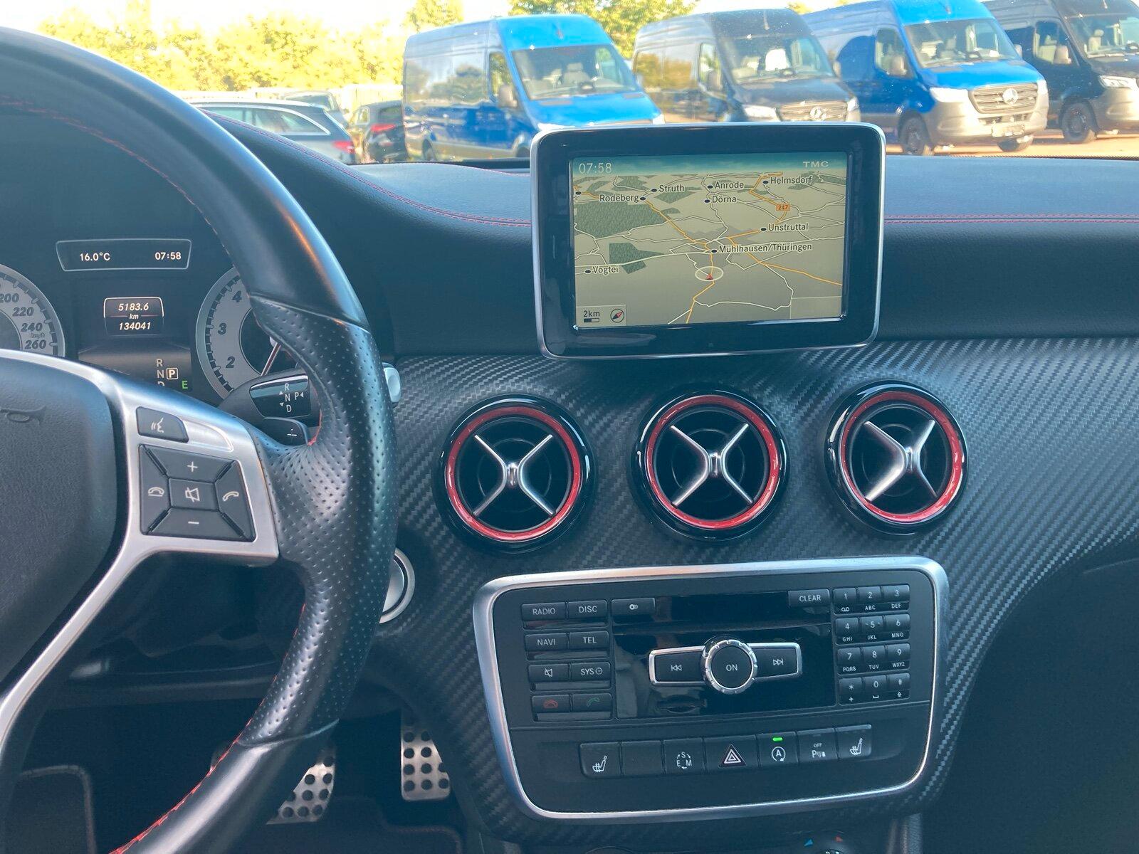 Mercedes-Benz A 250 AMG Line *COMAND*Pano*Distr*HarmanKardon®*