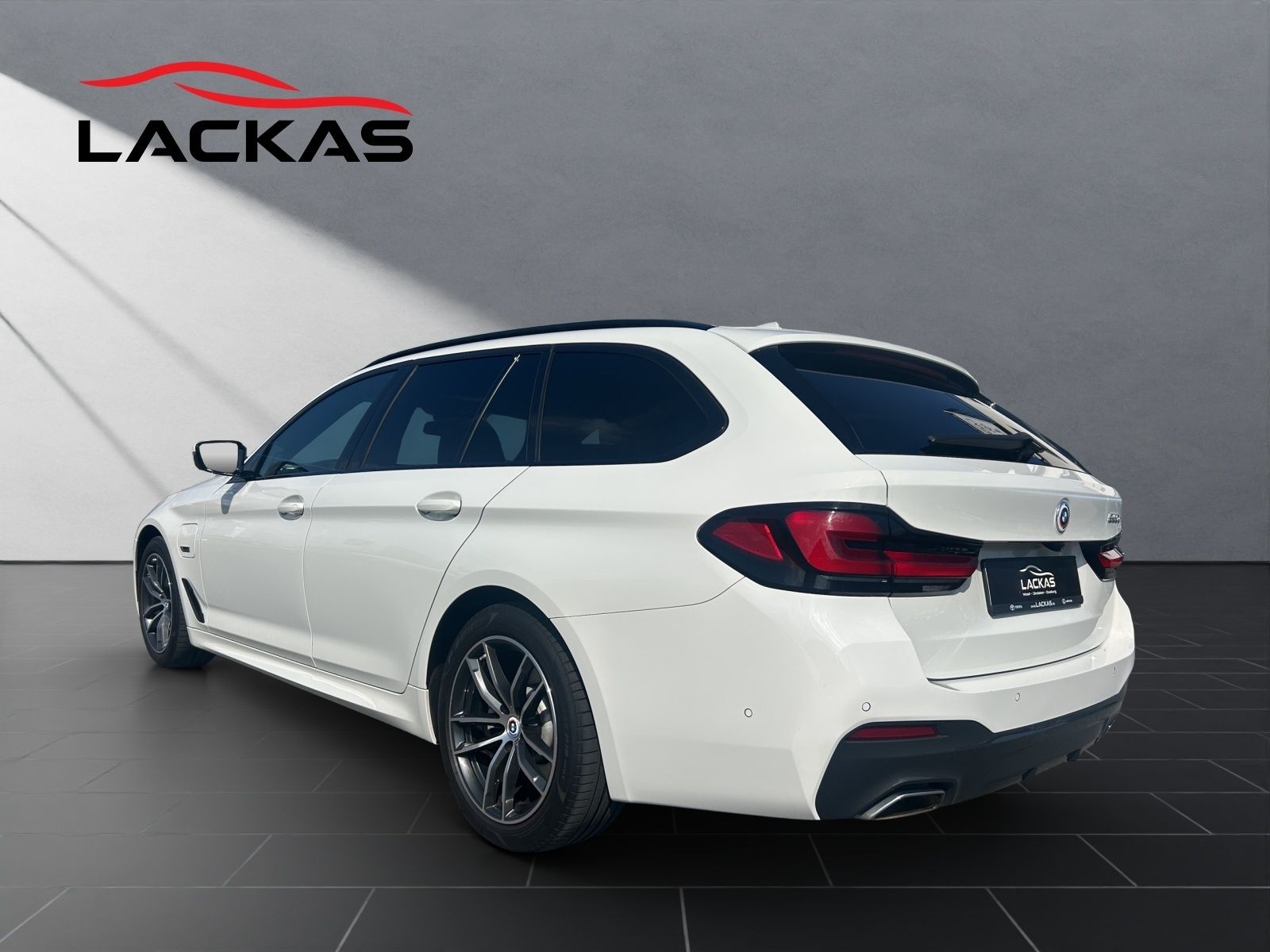 BMW 530 e Touring 530 e M-PAKET*LEDER*CARPLAY imagem 3