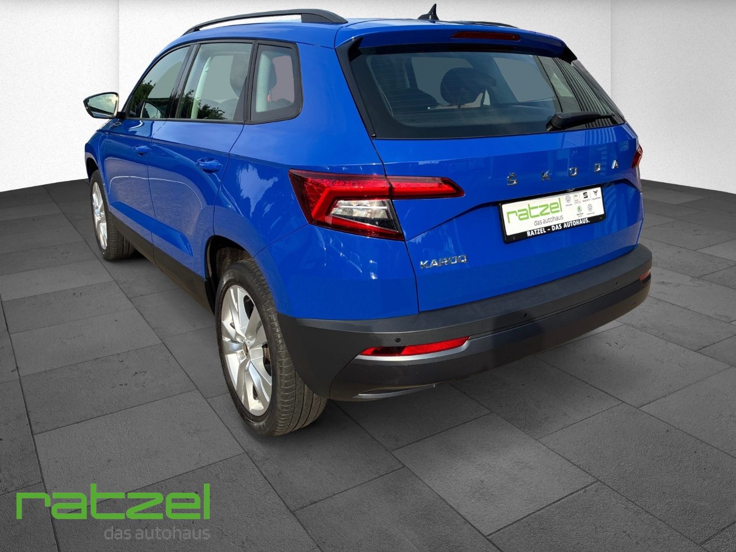 Fahrzeugabbildung SKODA Karoq Style 2.0 TDI ACC DAB Kamera Winterräder K