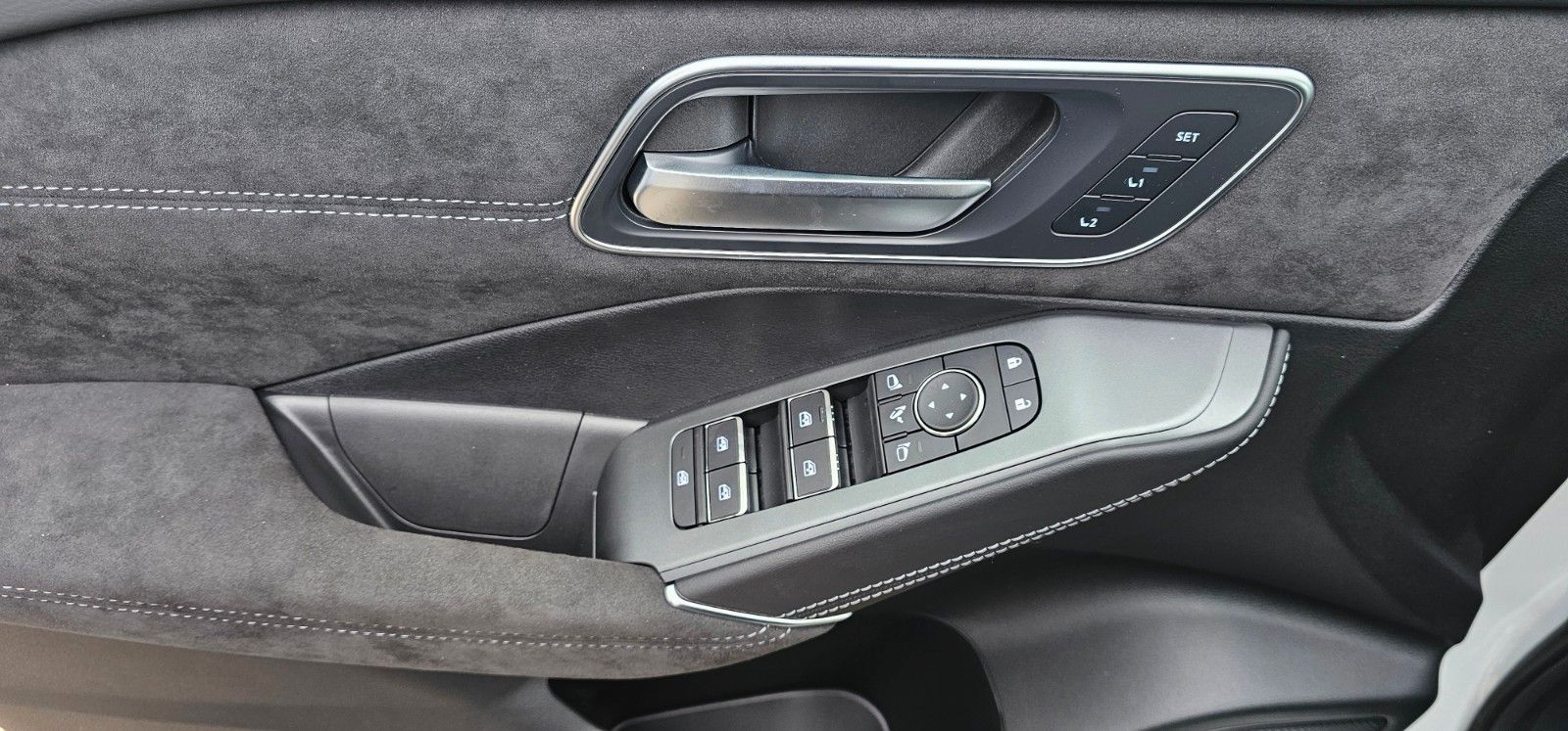 Fahrzeugabbildung Nissan Qashqai 1.3 MHEV Tekna+ PANO+HUD+BOSE+SHZ