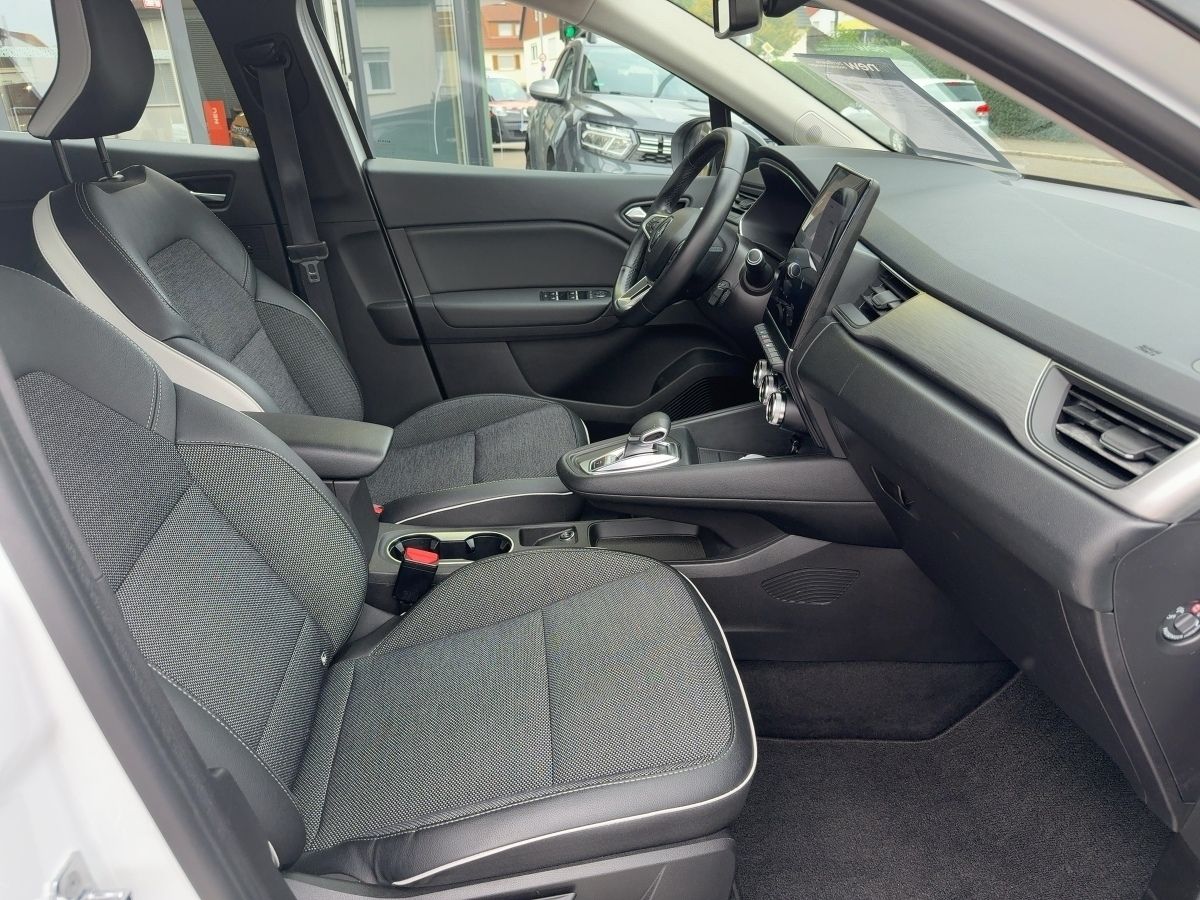 Fahrzeugabbildung Renault Captur INTENS E-TECH Plug-in 160 LKHZ ACC Kamera