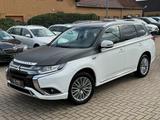 Mitsubishi Outlander PHEV, 4WD, Leder, Xenon, 1. Hand - Mitsubishi Outlander mit Hybrid-Antrieb