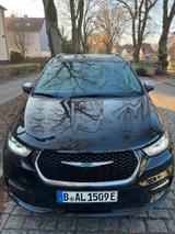 Chrysler Pacifica Hybrid Lim. MY22  7-Sitzer Top - schwarze Chrysler Pacifica