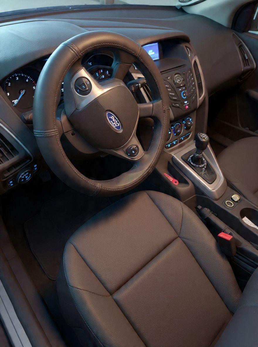 Ford Focus 2011 — photo 5