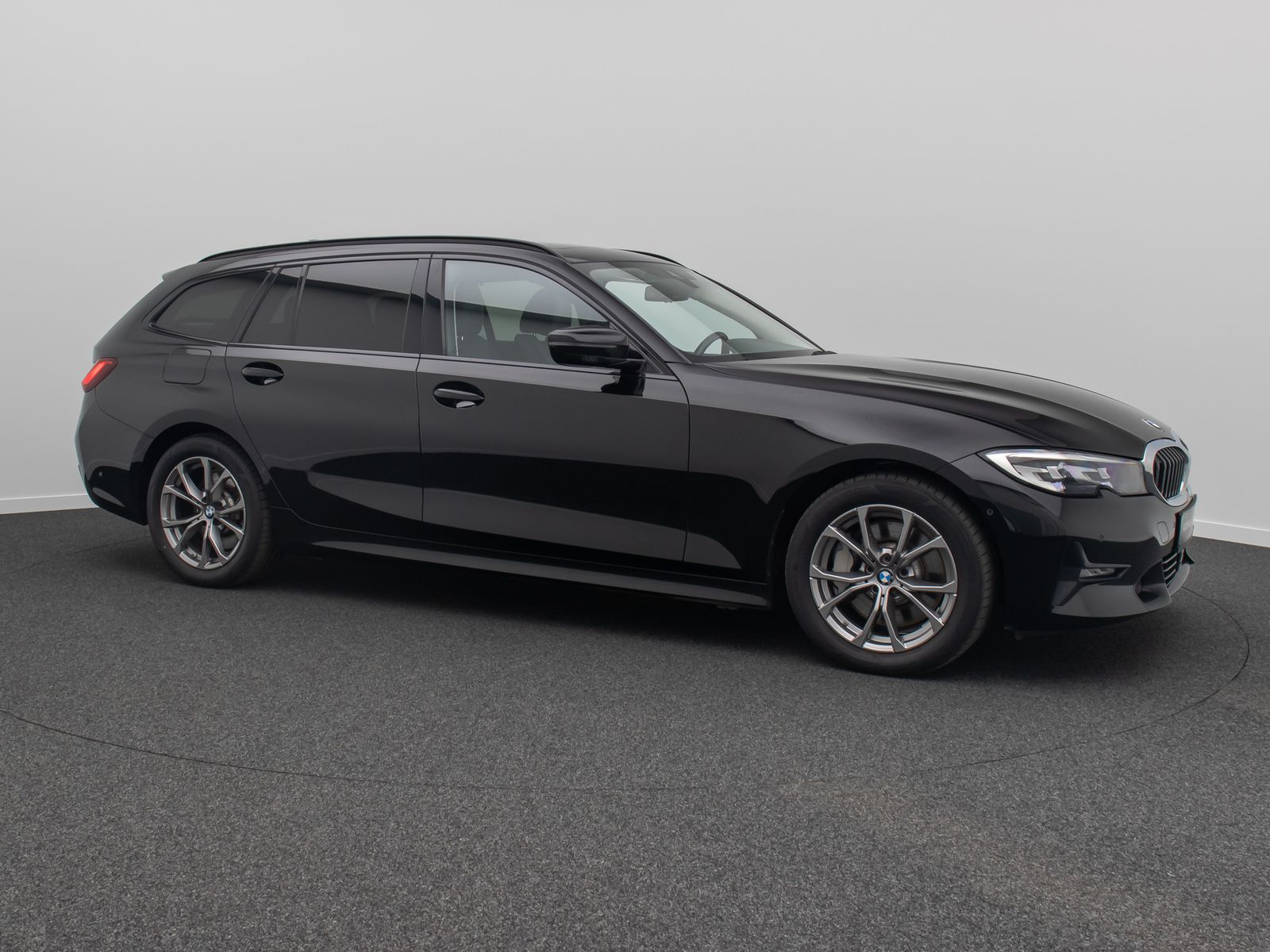 Fahrzeugabbildung BMW 330i Sport Line Panorama Kamera DAB H/K Stop&Go