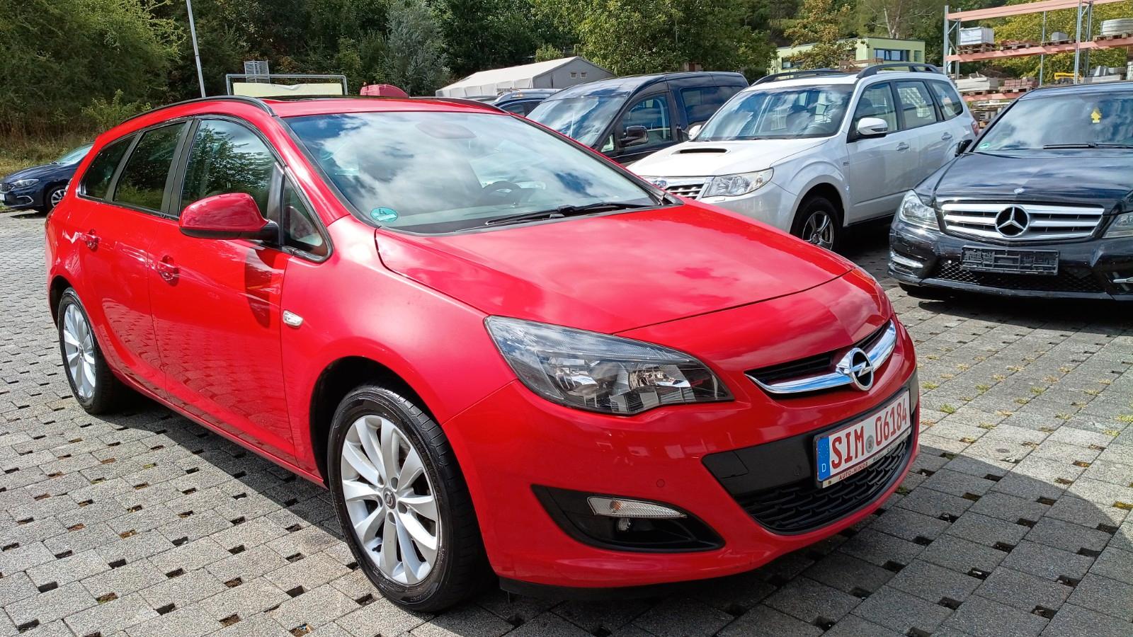 Opel Astra 2014 — interior