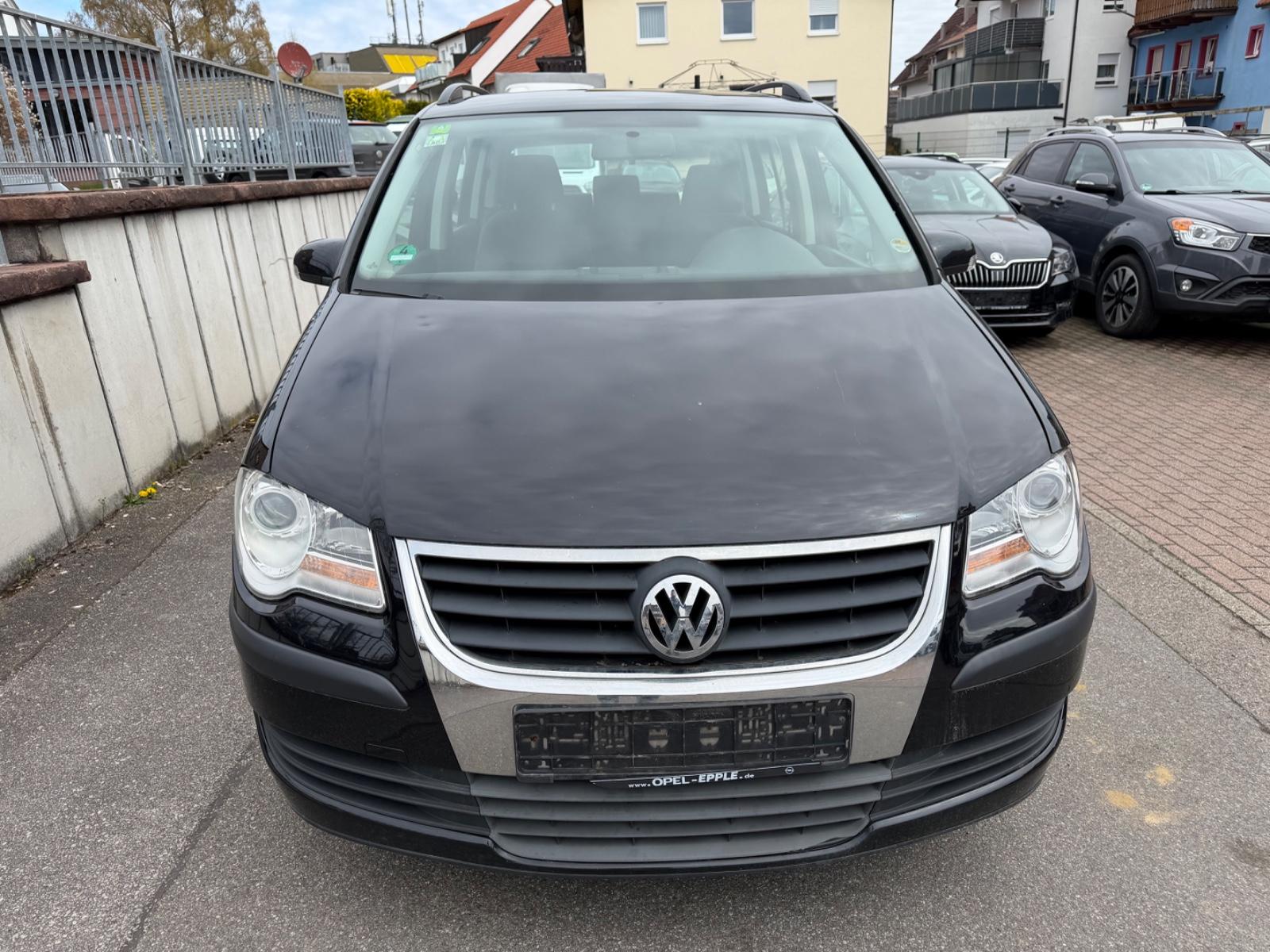 Volkswagen Touran Trendline 1,4 140 PS 7-Sitzer