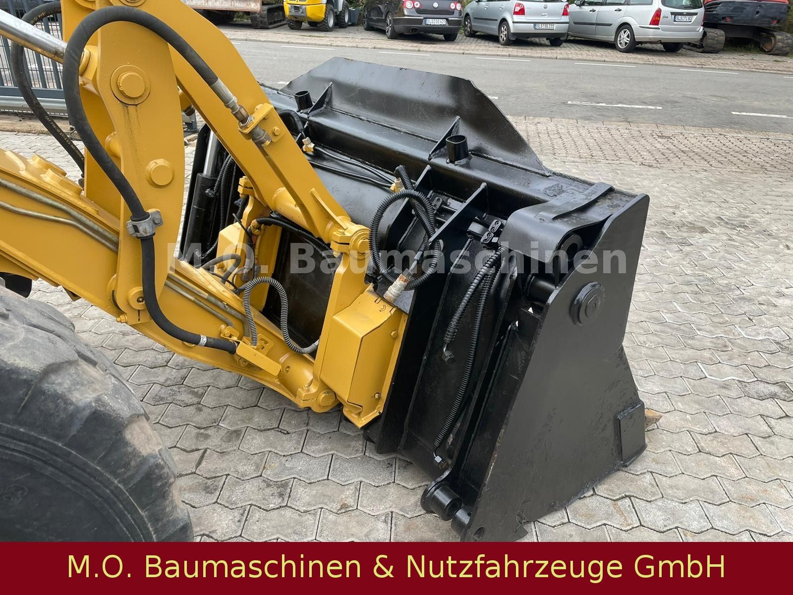 Fahrzeugabbildung CAT 906 / Klappschaufel