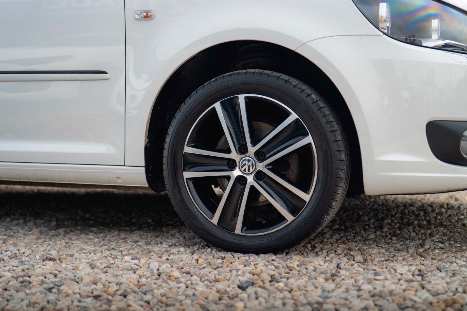 Fahrzeugabbildung Volkswagen Caddy 1.6 TDI DSG Edition 30 Sport | Alcantara