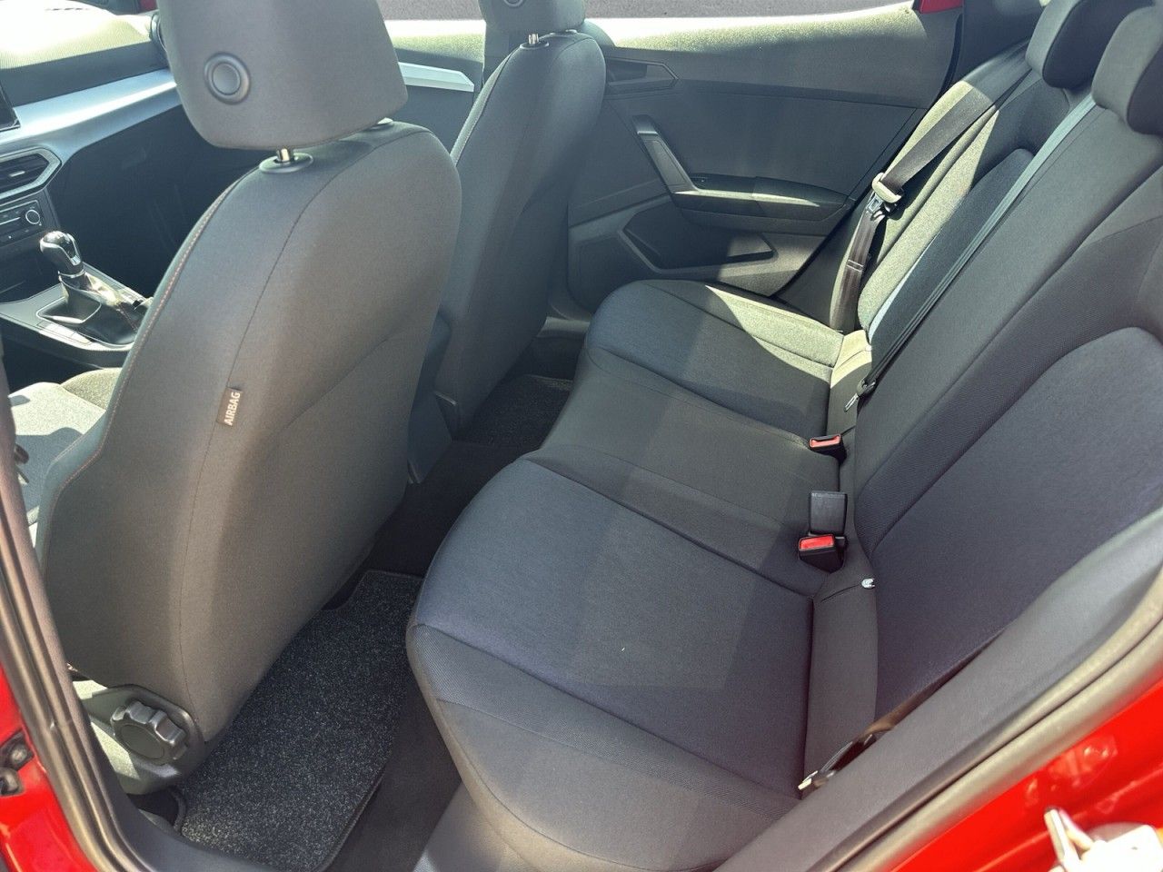 Fahrzeugabbildung SEAT Ibiza FR 1.0 TSI 110 PS-Navi*Kamera*Virtual* - mit KI generiert/bearbeitet