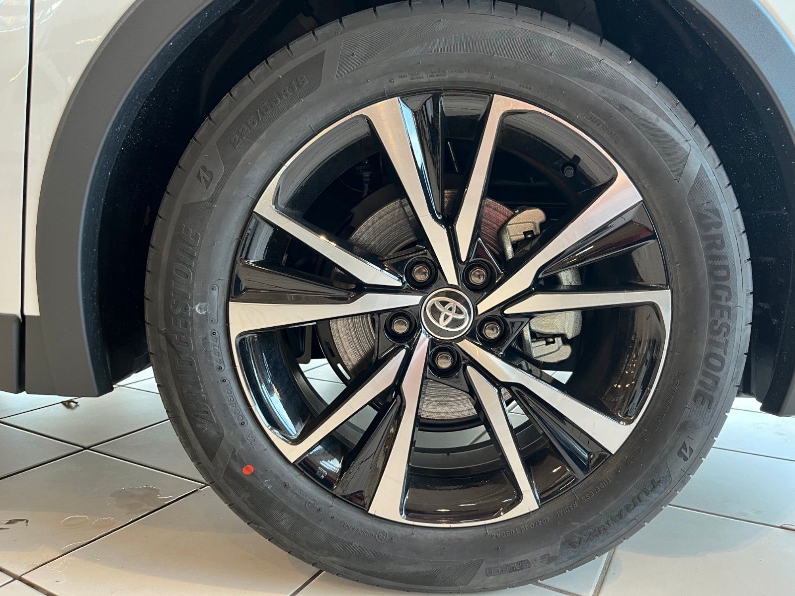 Fahrzeugabbildung Toyota C-HR Hybrid 1,8 Hybrid Teamplayer/Technik-Paket