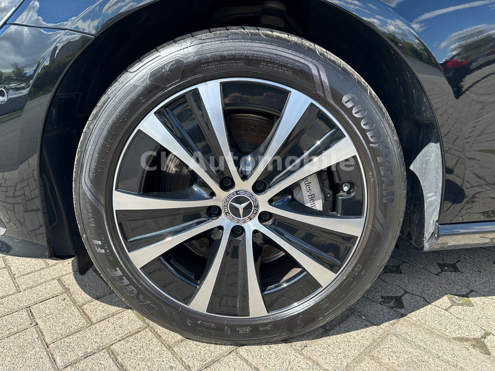 Fahrzeugabbildung Mercedes-Benz E 300de T-Modell Avantgarde/Widescreen/LED/AHK