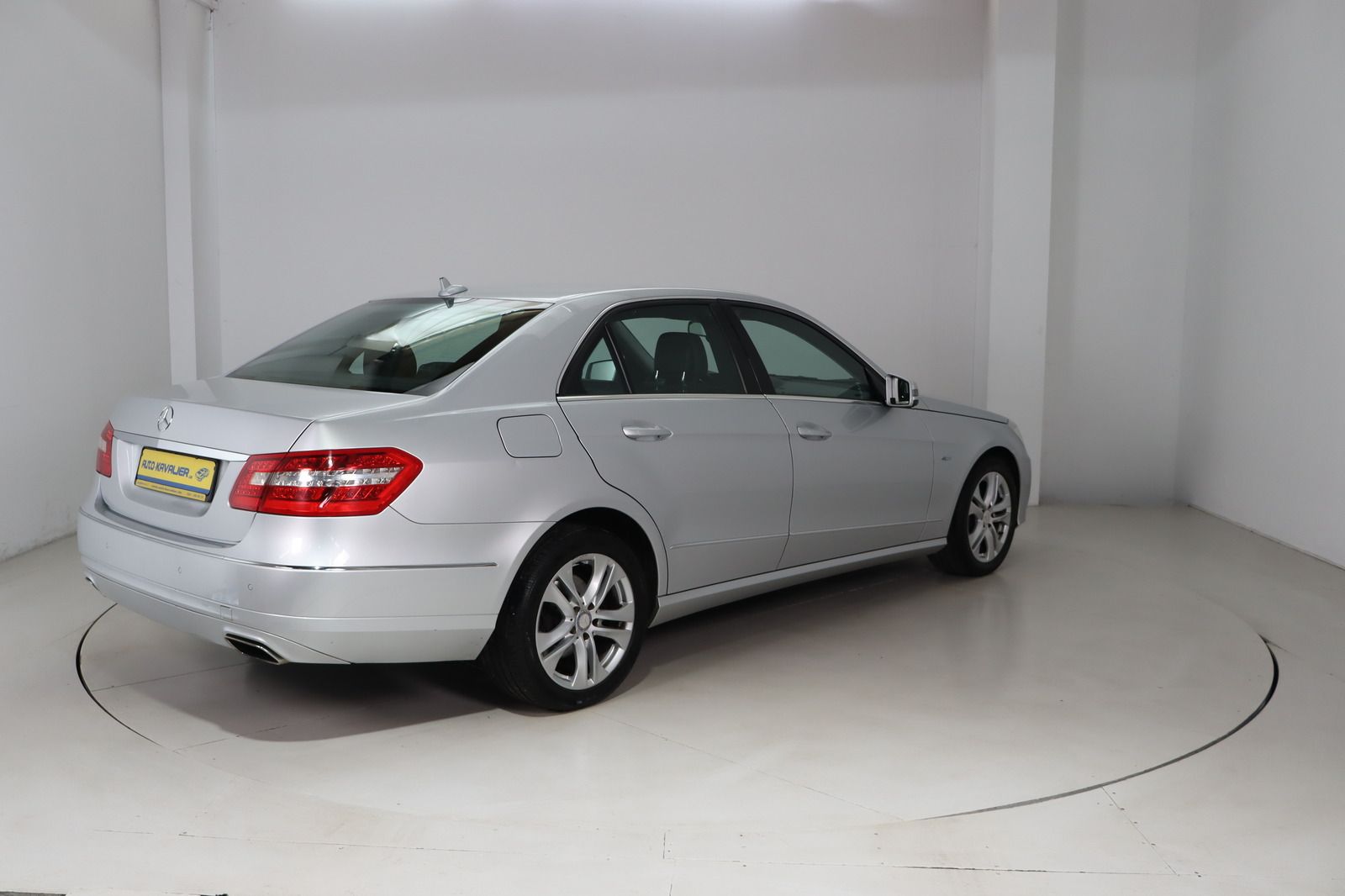 Fahrzeugabbildung Mercedes-Benz E 200 AVANTGARDE * Xenon * HU/AU 07.26