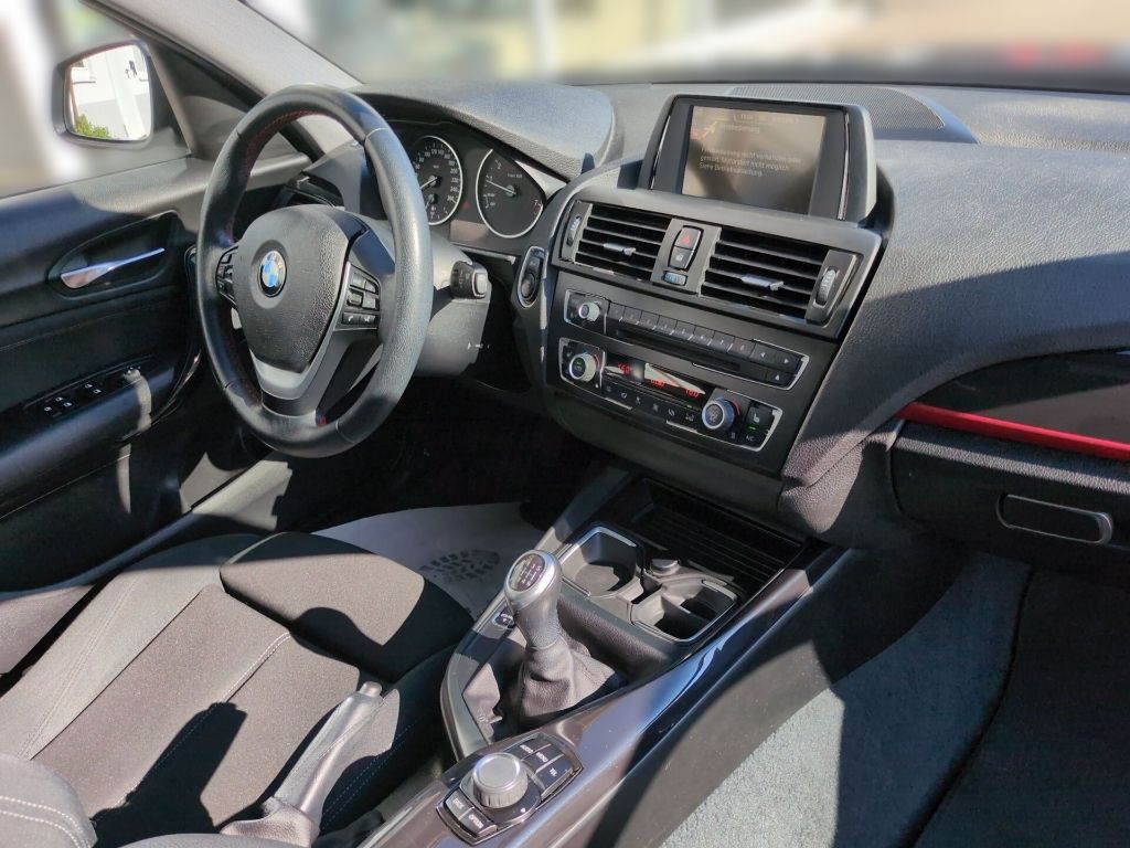 Fahrzeugabbildung BMW 116i Sport Line 8-fach