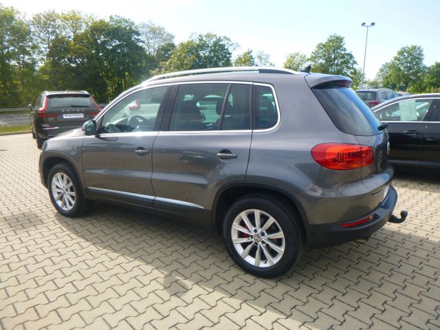 Fahrzeugabbildung Volkswagen Tiguan 1,4 TSI >AHK/NAVI/SHZ/PDC