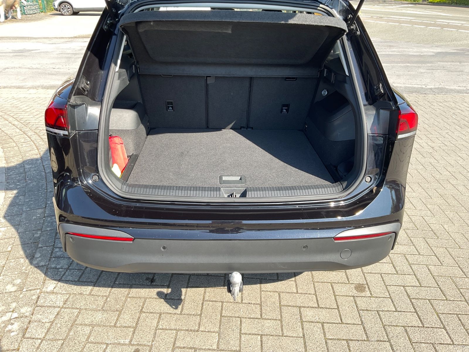Fahrzeugabbildung Volkswagen Tiguan 2.0 TDI DSG Life,AHK,ACC,LED,Kamera