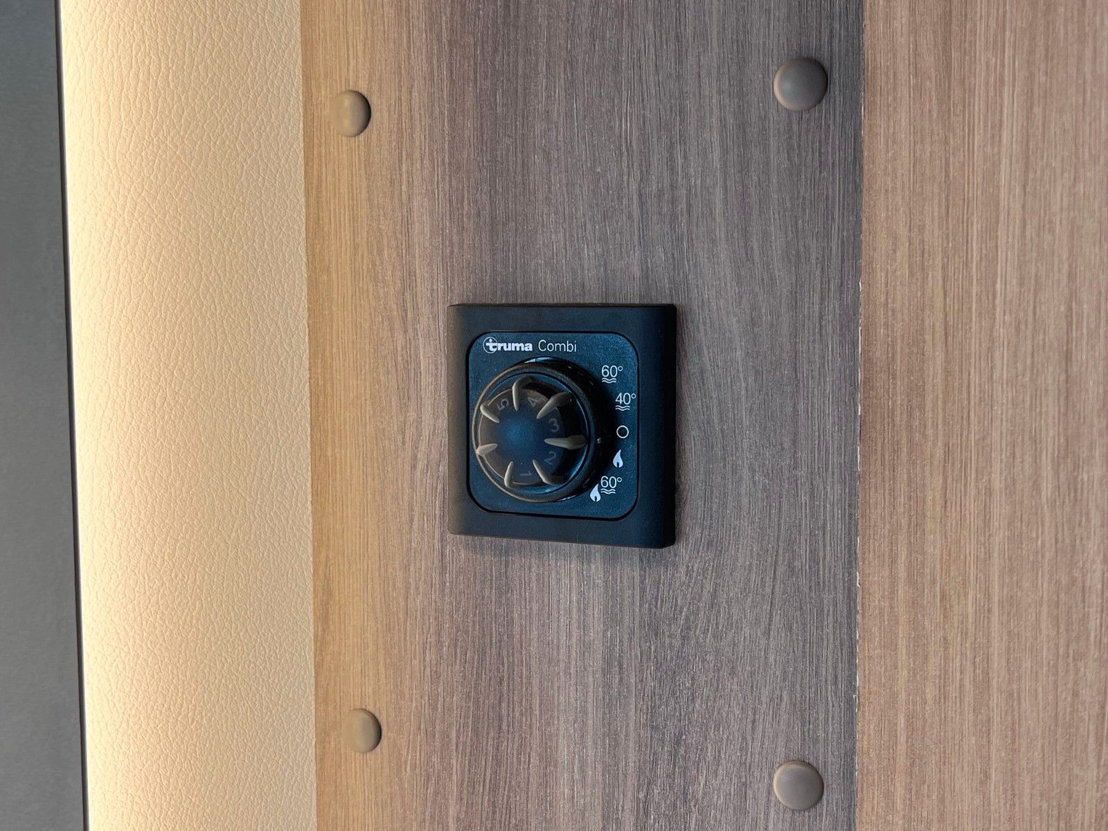 Fahrzeugabbildung Carado A-464 pro 2025 -Markise, Fahrradträger-