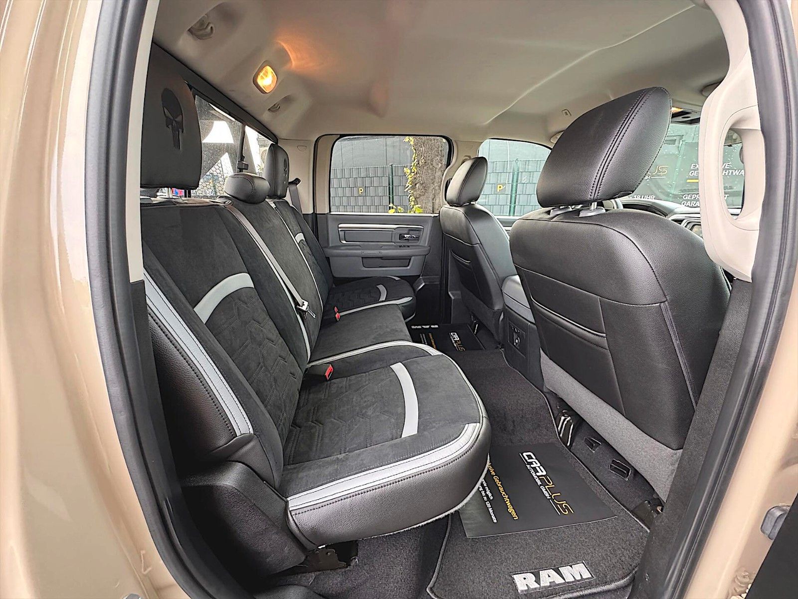 Fahrzeugabbildung Dodge RAM 5.7 V8 HEMI Night PUNISHER 4x4 LONGBED 19%