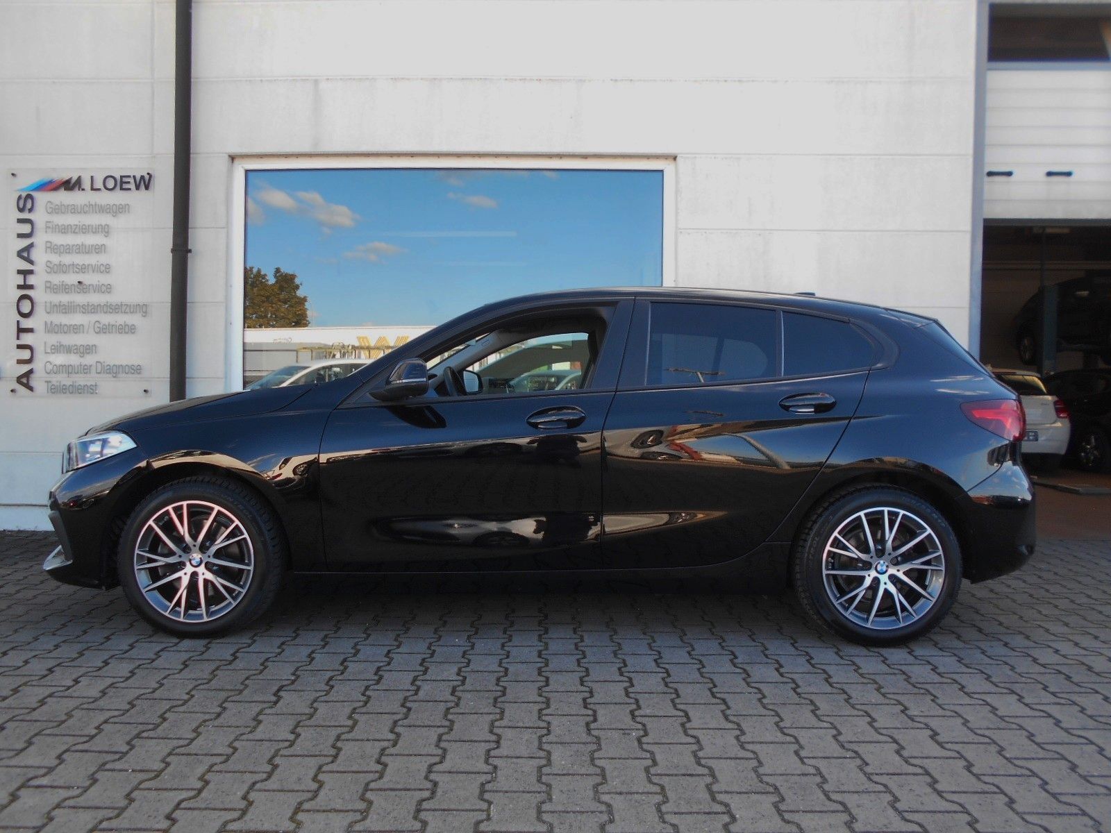 BMW 118iA -NAVI-WSITZHEIZUNG-PDC-TEMPOMAT-MFL-WLAN- imagem 2