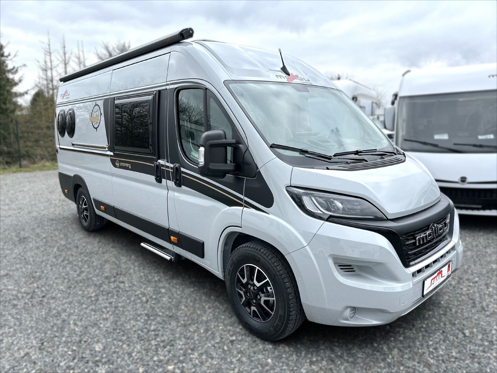 Fahrzeugabbildung Malibu Van first class - two rooms 640 LE RB Lithium