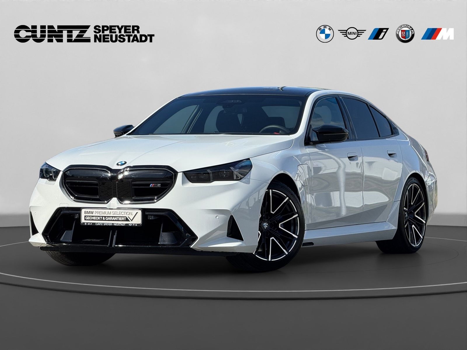 BMW M5 Limousine ab 1,99% eff. / 1.000,- Zubehör Gut