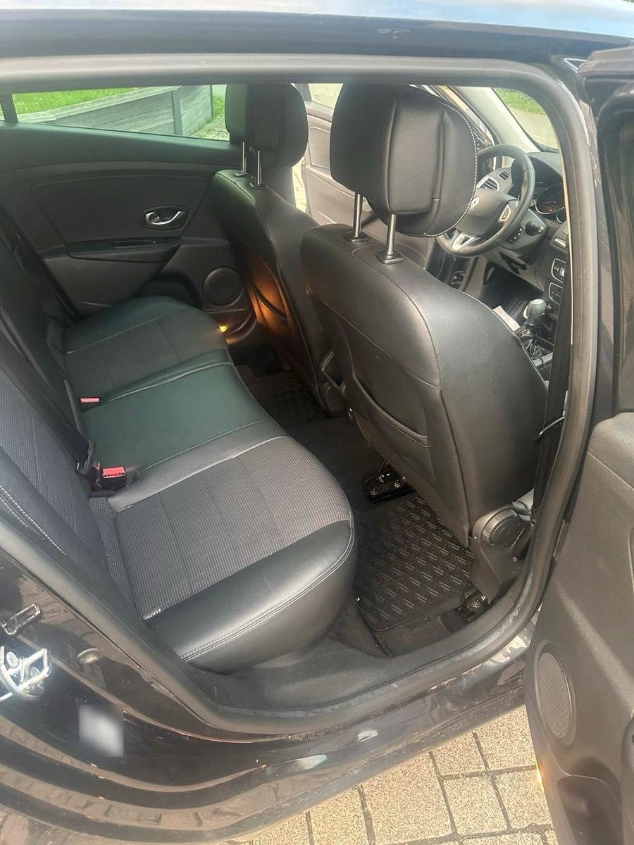 Renault Megane 2011 — photo 13