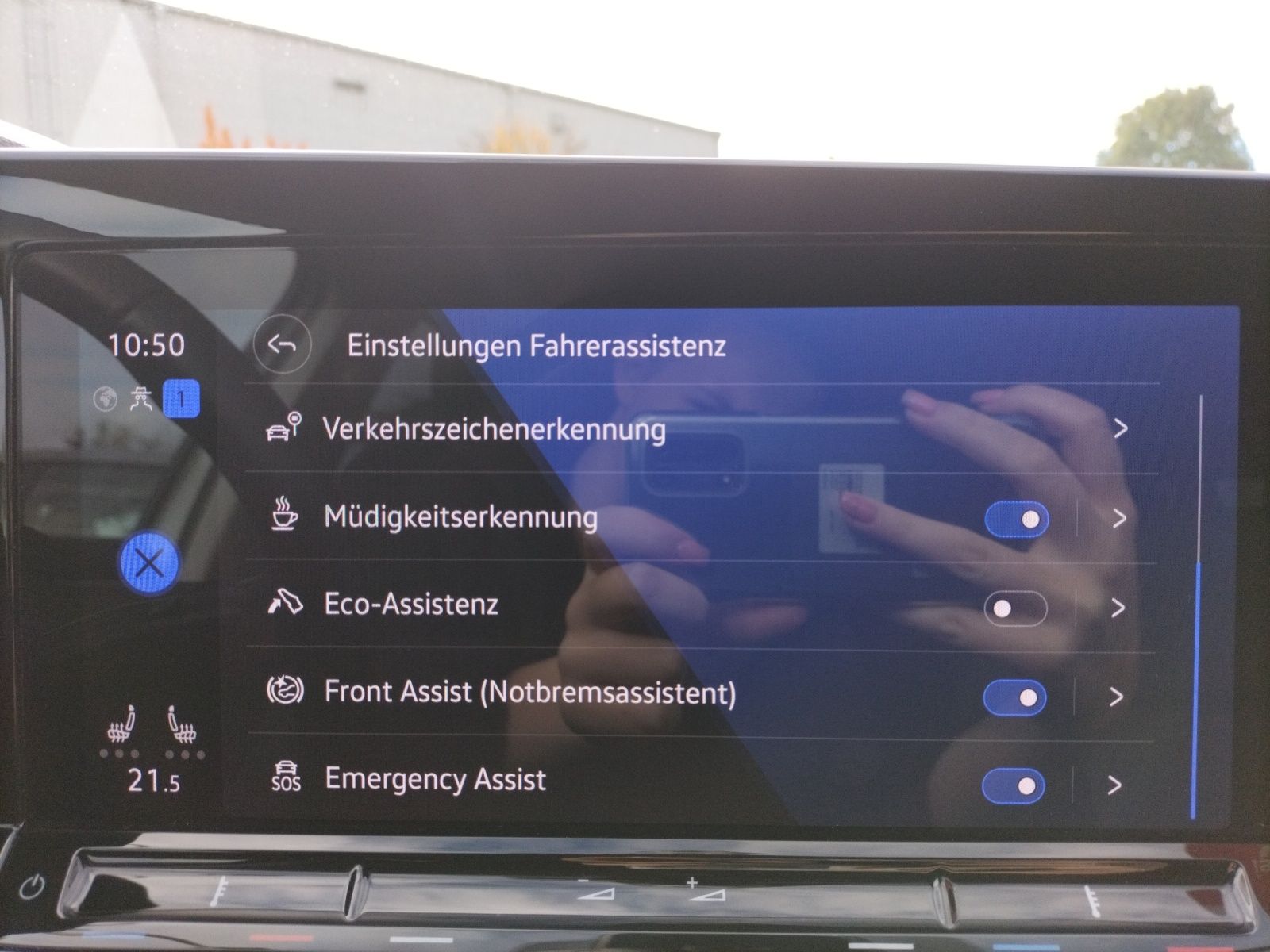 Fahrzeugabbildung Volkswagen Golf VIII TSI DSG MatrixLED Kamera ACC