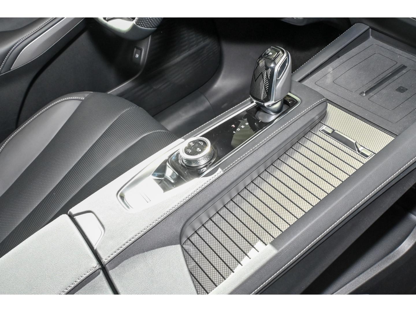MG S9 PHEV StandHZG El. Panodach Navi Leder Digital