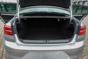 Volkswagen Passat - 12