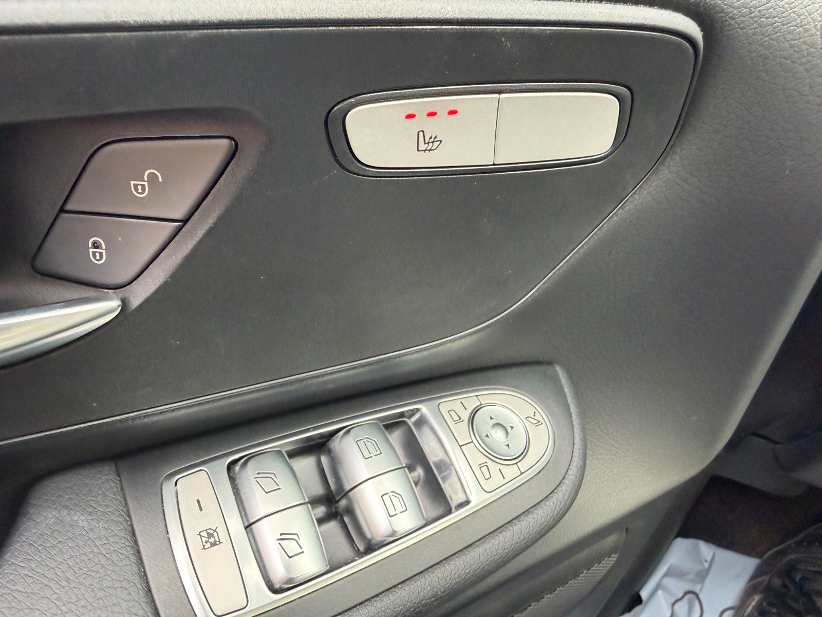 Fahrzeugabbildung Mercedes-Benz V 250 d EDITION Kompakt Kamera MBUX Kühlschrank