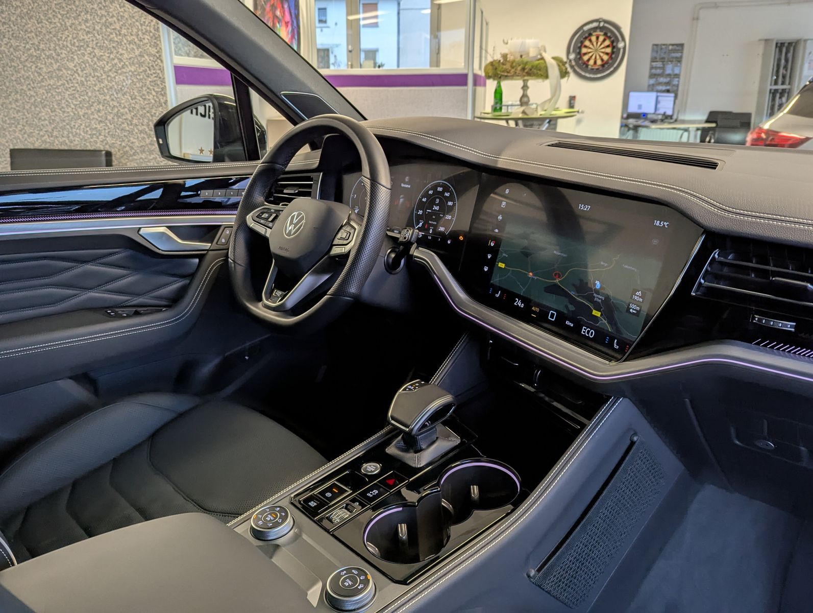 VW Touareg 3.0TDI 4M R-Line VOLL Black 22" UPE 114T - Image 11