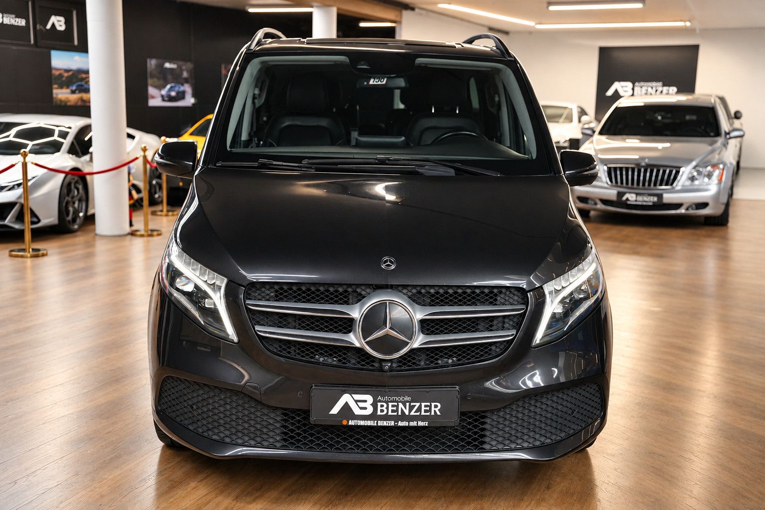 Fahrzeugabbildung Mercedes-Benz V 300d lang *Burmester*360°KAM*6-Sitz*SHZ*Navi