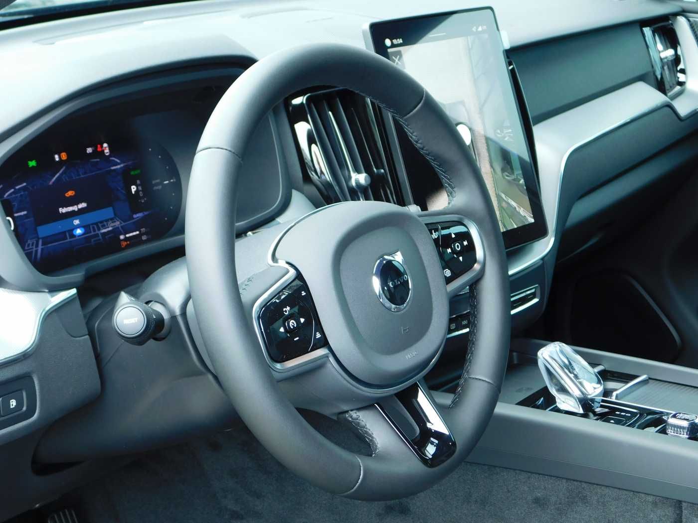 Fahrzeugabbildung Volvo XC60 T8 AWD Plus Black Edit. 'HEAD-UP-DISPLAY'