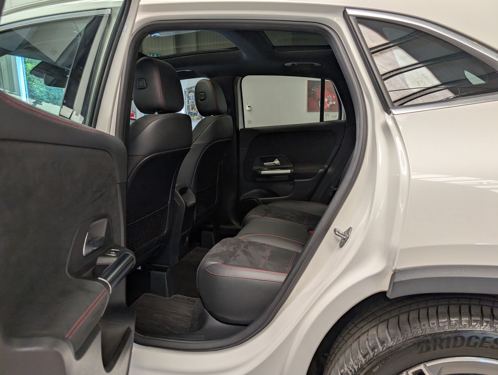Fahrzeugabbildung Mercedes-Benz GLA 200 d DCT AMG-Line LED StandHz Dinamica Pano