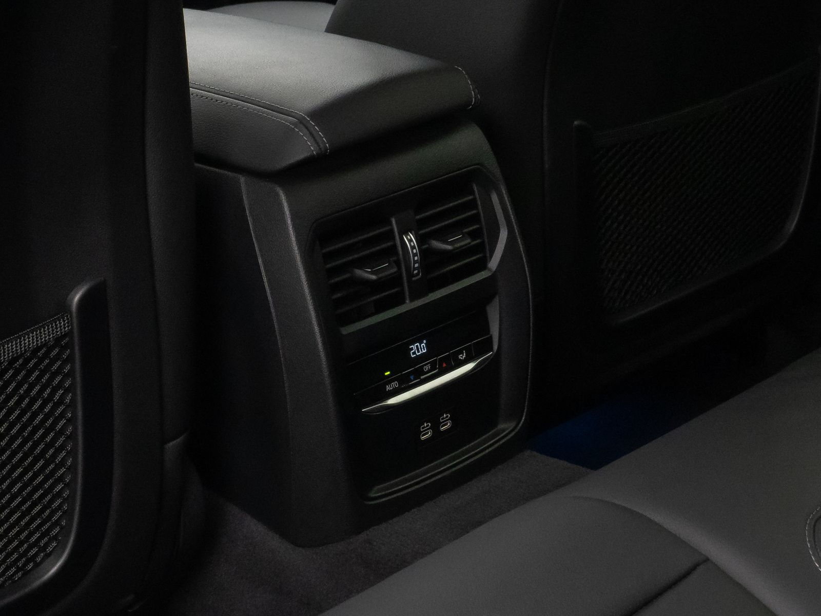 Fahrzeugabbildung BMW 320d M Sport Kamera DAB HiFi HUD Stop&Go Komfort