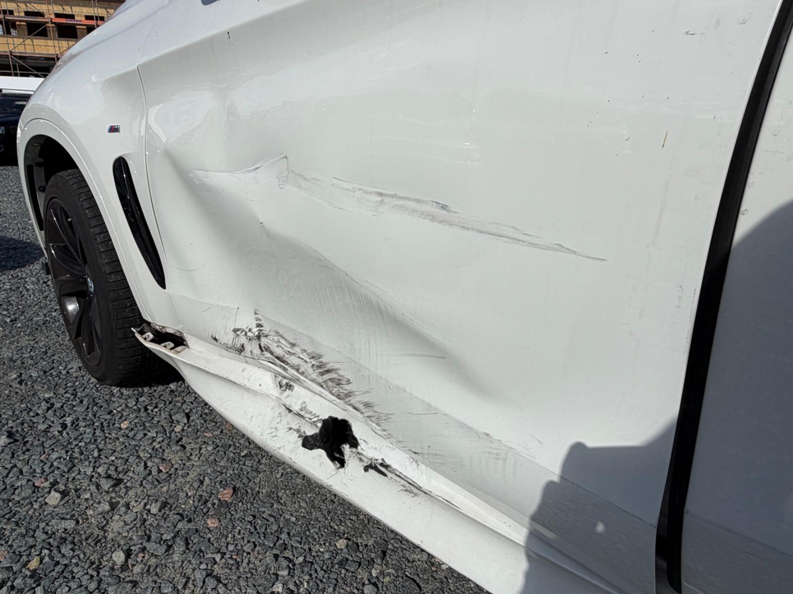 BMW X6 xDrive 50 i  M* Unfallfahrzeug* GSD/Navi/360*