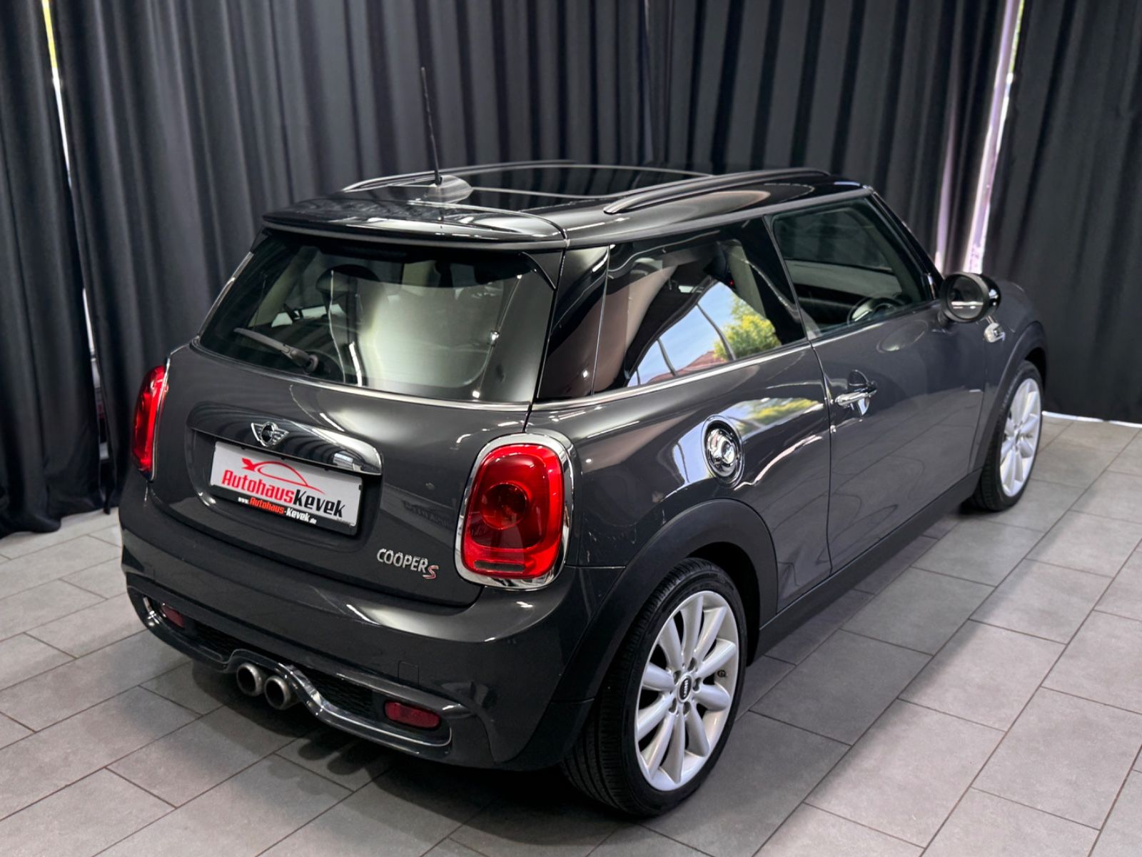 Fahrzeugabbildung MINI MINI COOPER S|CHILI|PANORAMA|NAVI|PDC|