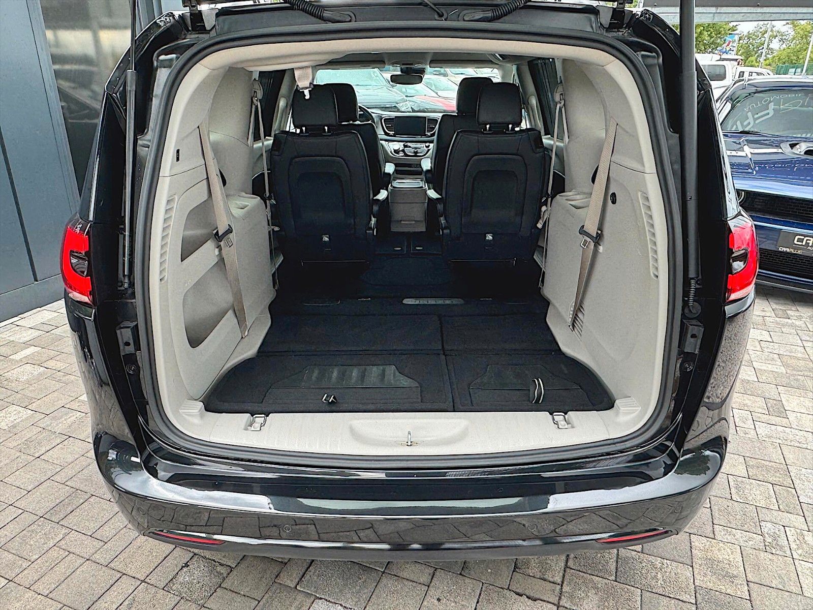 Fahrzeugabbildung Chrysler Pacifica 3.6 L V6 LIMITED S *LED*CarPlay*7Sitze*