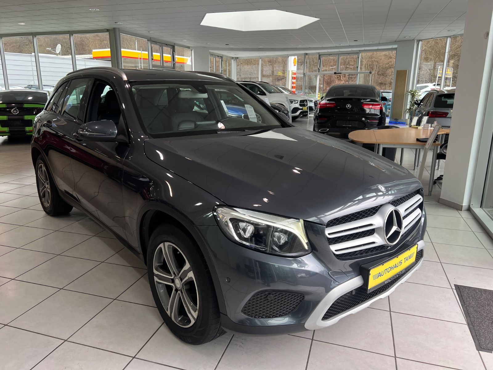 Fahrzeugabbildung Mercedes-Benz GLC 250 d 4Matic *LEDER*NAVI*SITZHEIZUNG*LED*