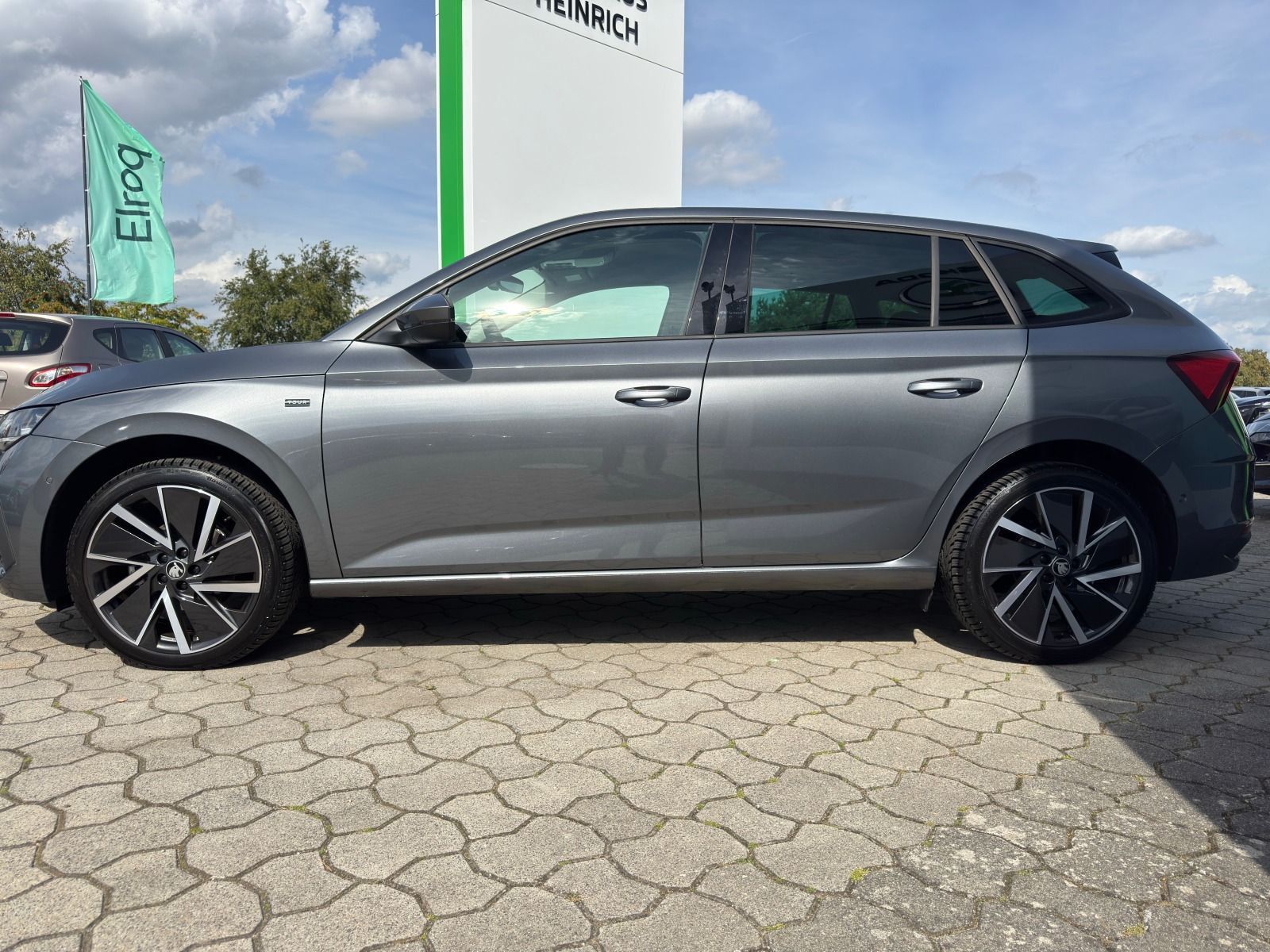 Fahrzeugabbildung SKODA Scala 115PS DSG*RFK*18Zoll*eHeck*Allwetter