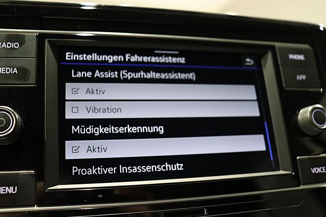 T-Roc 2.0 TDI LIFE FAHRSCHULUMBAU ACC LED AHK BT