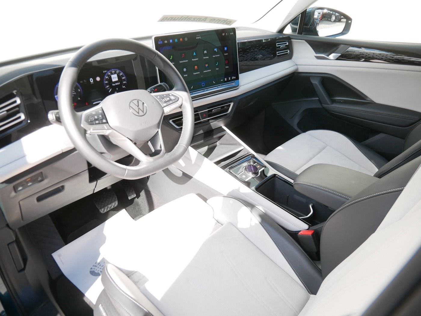 Fahrzeugabbildung Volkswagen Tiguan 2.0 Elegance NEU61T AHK DCC Matrix ACC KA