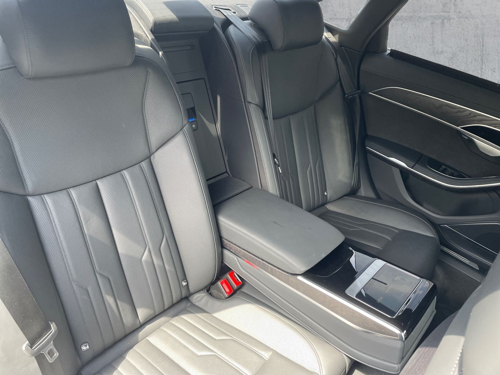 Audi A8 - Bild 16