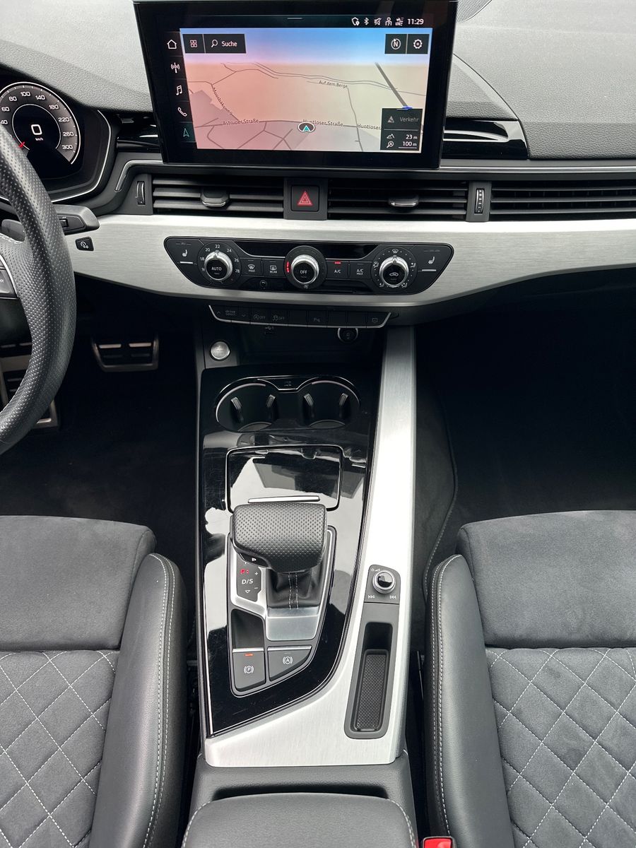 Fahrzeugabbildung Audi A4 40 TDI S-Line Black NAV+LED+PANO+AHK+KAM
