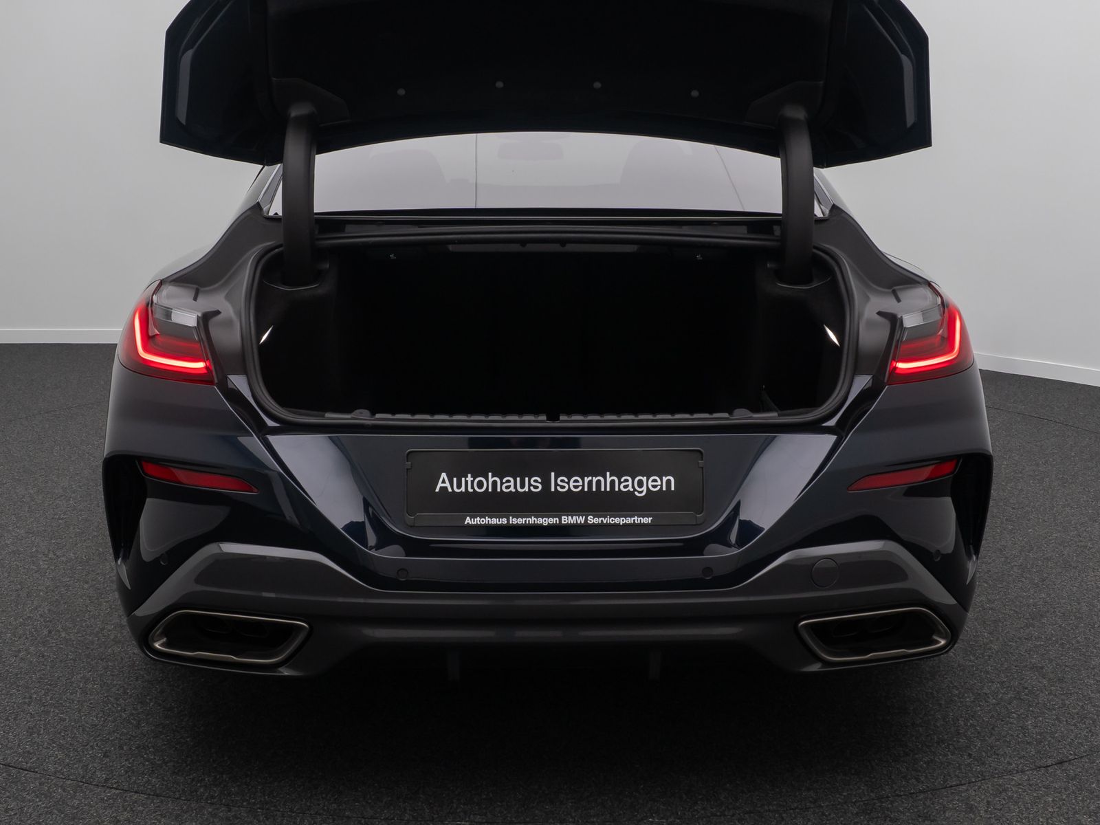 Fahrzeugabbildung BMW M850i xD Gran Coupé 360°Laser SoftCl DispKey 20"